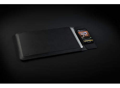 Swiss Peak magnet. 15,6" Laptop-Sleeve mit 15W Ladefunktion Werbeartikel