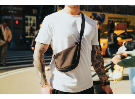 Crescent AWARE™ RPET Half-Moon Sling Tasche bedrucken