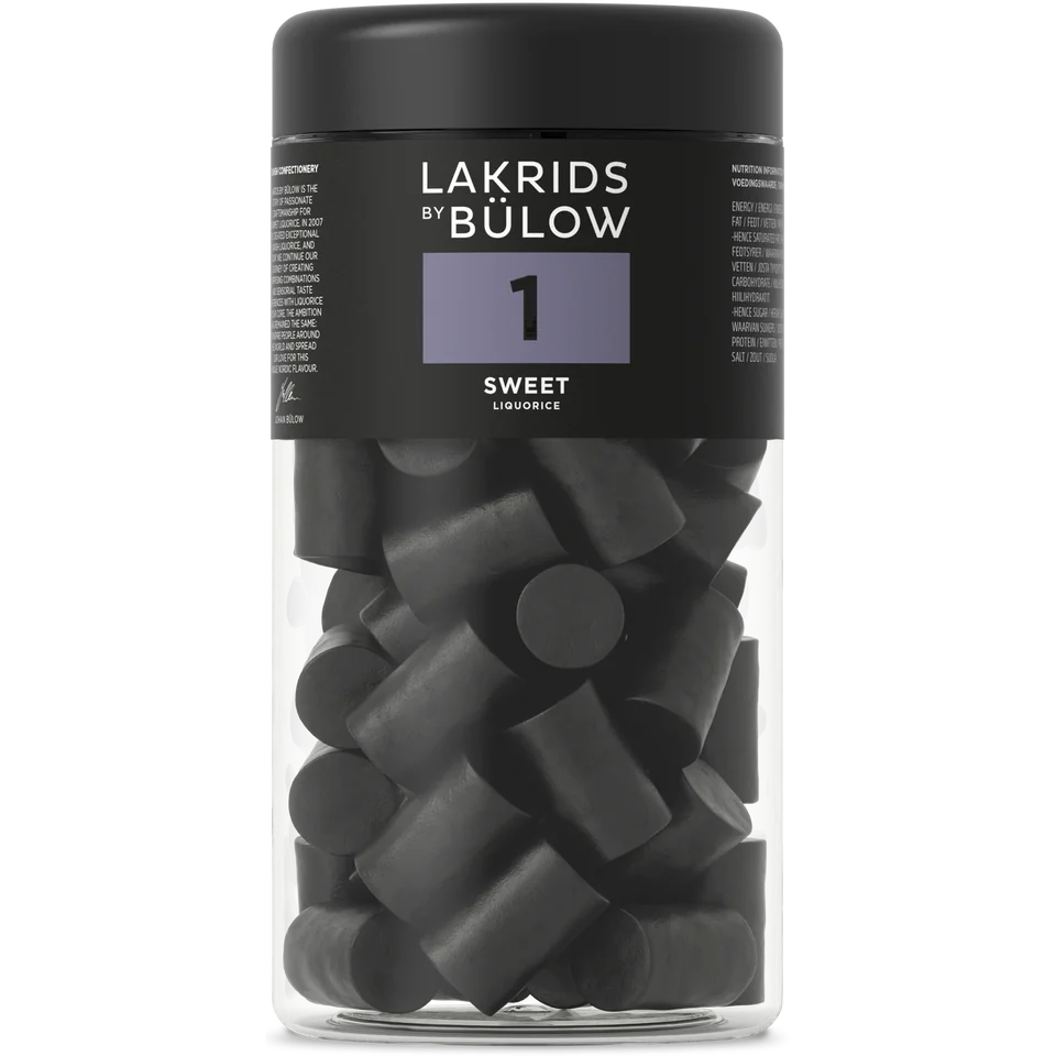 Lakritz No. 1 Sweet Lakrids by Bülow – Produktfoto der schwarzen Lakritzdose, freigestellt