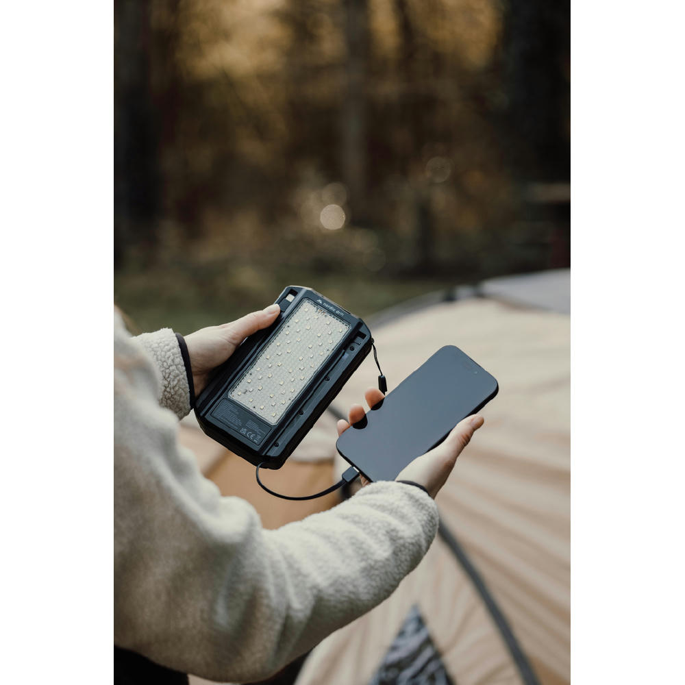 Nordic Drift Titan 10.000mAh Solar Powerbank with 3 Panels Werbeartikel