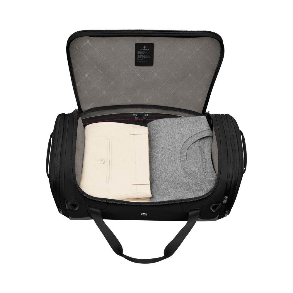Victorinox Altmont Modern 2-Way Bag Innenansicht, durchdachte Fächeraufteilung mit gepolstertem Laptopfach und Platz für Dokumente und Zubehör, perfekte Business Tasche für Reisen und den Arbeitsalltag.