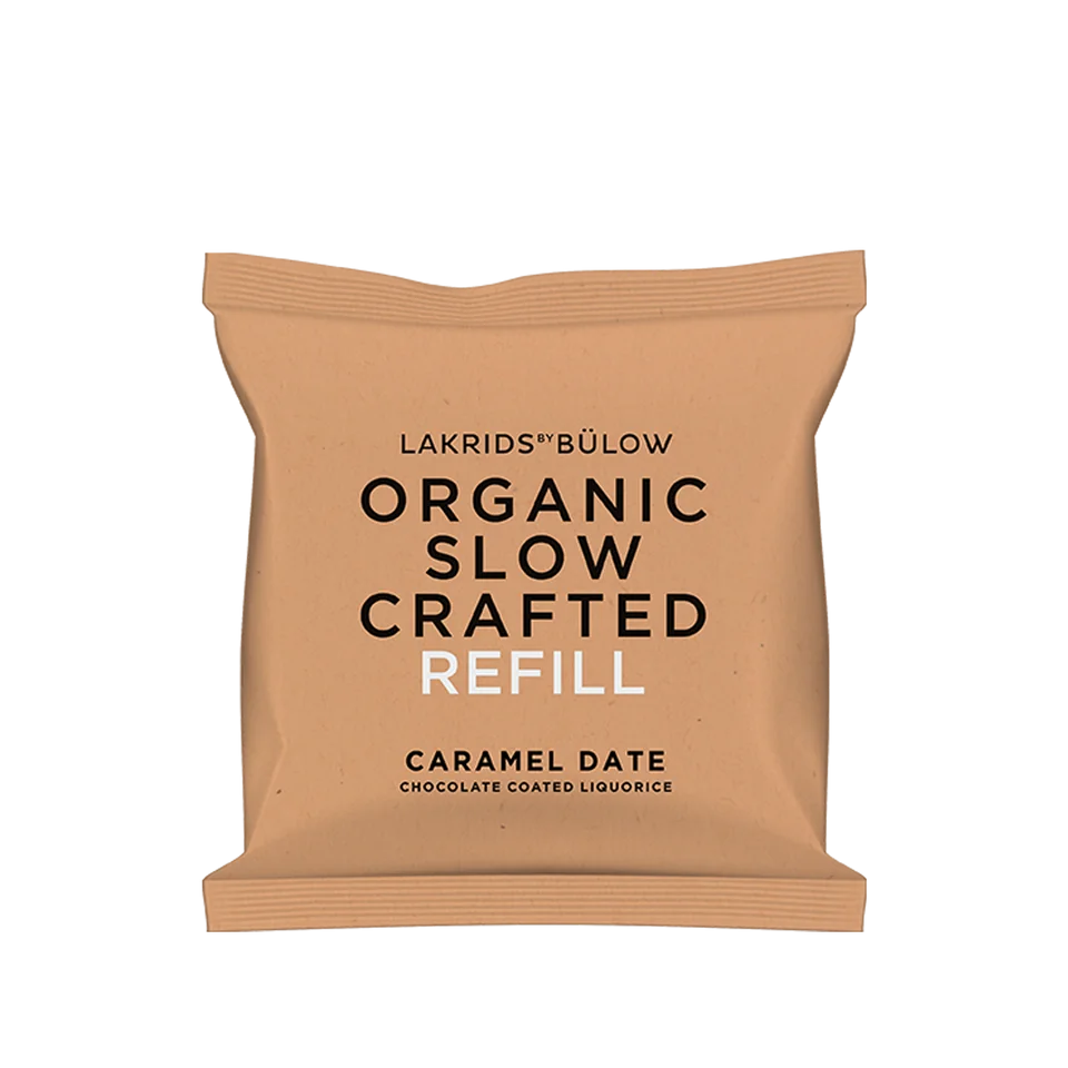 Bio-Schoko-Lakritz Caramel Date Refill Lakrids by Bülow – Produktfoto des Nachfüllbeutels, freigestellt