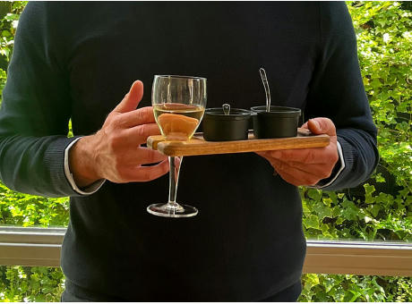 Individuelles Apéro-Brettchen aus Akazie 'Shokki' Werbeartikel