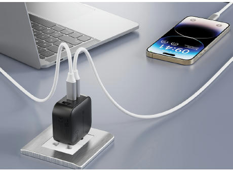 Urban Vitamin Santa Cruz 70W GAN-Ladegerät aus RCS rec. PC Werbeartikel