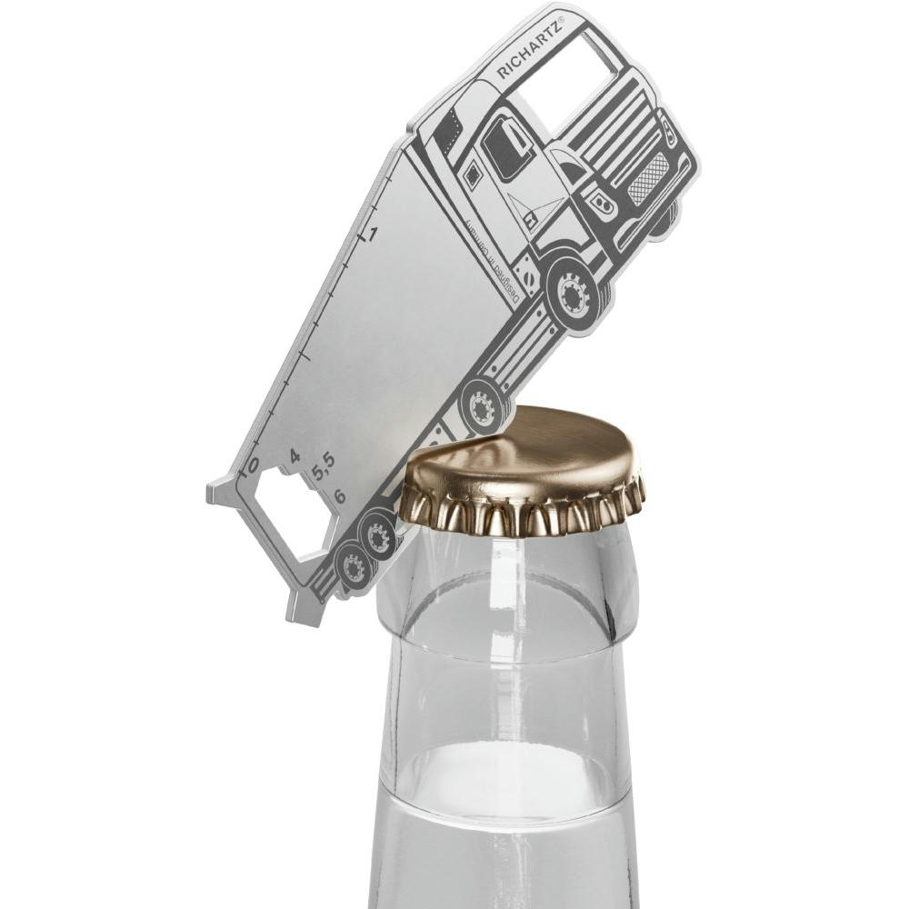 RICHARTZ SHAPE TOOL truck öffnet eine Glasflasche mit Kronkorken – Flaschenöffner zum Bedrucken mit Ihrem Logo