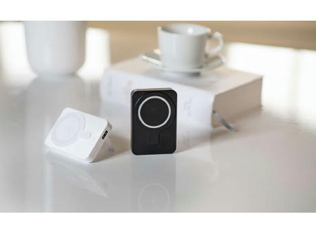 ONE Mehr braucht niemand: 5000mAh mit 15W MagSafe Wireless Charger bedrucken