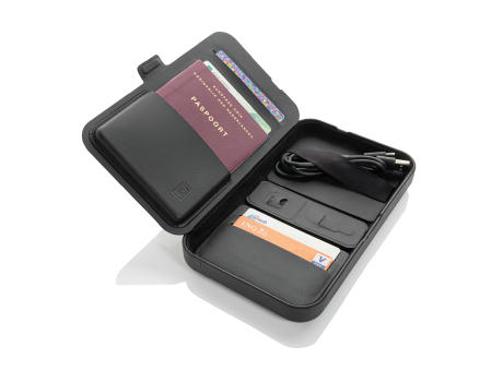 Swiss Peak Travel-Case aus RCS rec. PU mit 3-in-1-Charger Werbeartikel