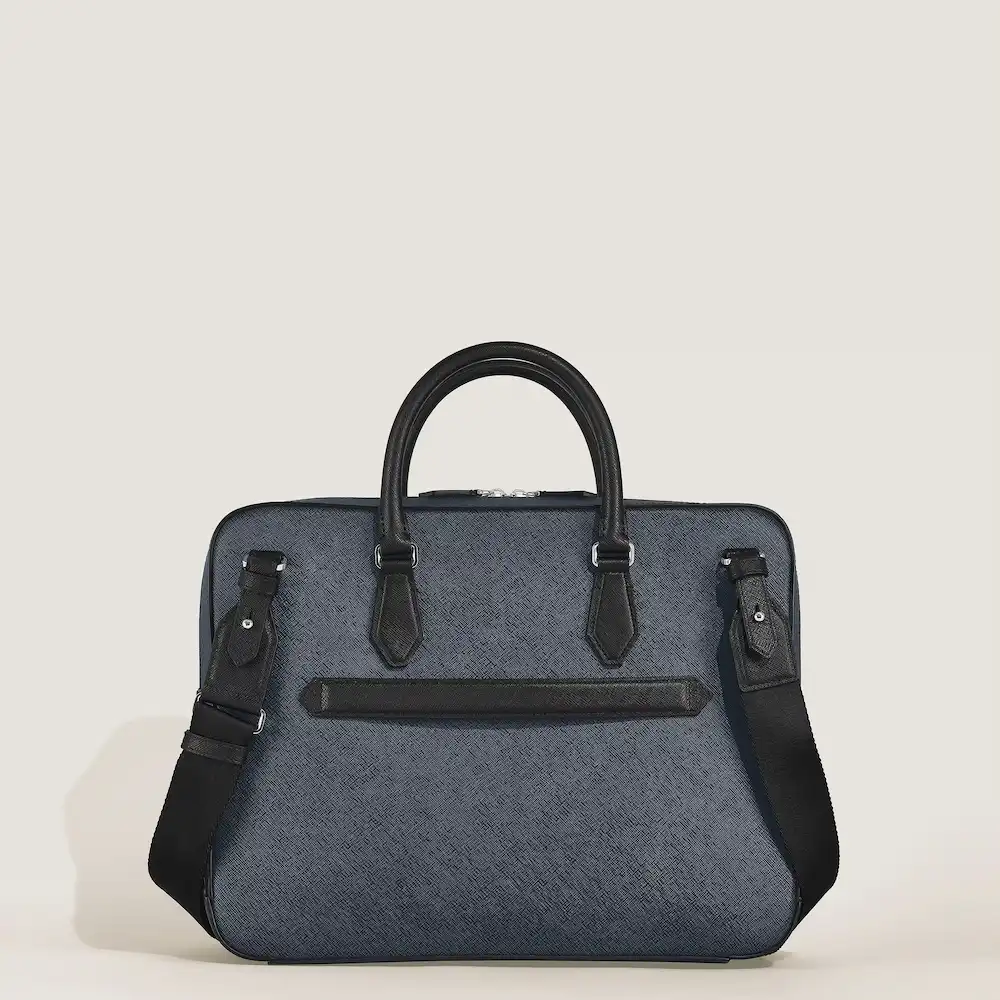 Montblanc Mittelgroße Schreibmappe mit Tasche aus Sartorial Leder Rückansicht, zeitloses Design und hochwertige Lederverarbeitung, exklusive Schreibmappe für Business, Reisen und den professionellen Alltag.