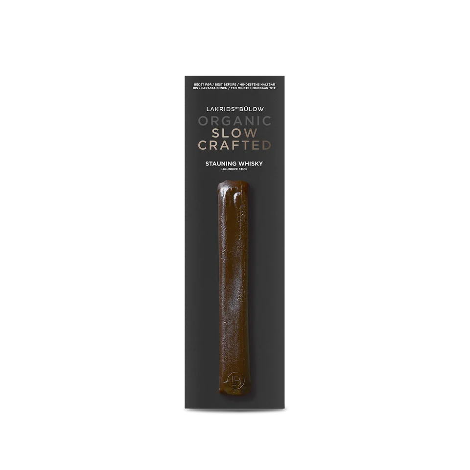 Bio-Lakritz-Stick Stauning Whisky Lakrids by Bülow – Produktfoto des Lakritz-Sticks, freigestellt