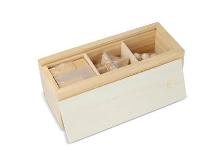 Dieses nachhaltige Set enthält drei spannende Denkspiele: ein Sternenpuzzle, ein Pyramidenpuzzle und ein 3D-Würfelpuzzle, die alle aus FSC-Holz gefertigt sind. Sie sind in einer FSC-Holzbox  Werbeartikel