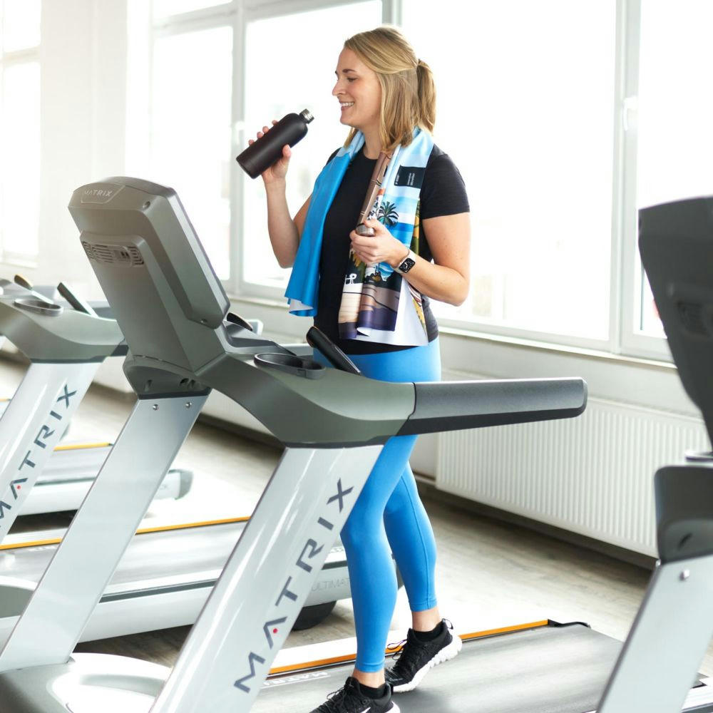 rPET ActiveTowel® Sports 130x70 cm im Polybeutel mit Klappkarte, All-Inklusive-Paket Werbeartikel