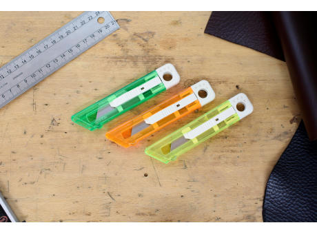 Cutter-Messer mit Federkernautomatik aus Kunststoff Griffin Werbeartikel