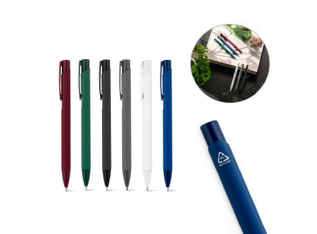 CLINT. Blauschreibender Kugelschreiber aus recyceltem Aluminium (100% rAL) mit Gummibeschichtung Werbeartikel