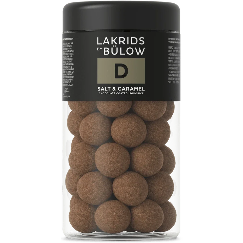Schoko-Lakritz D Salt & Caramel Lakrids by Bülow – Produktfoto der schwarzen Lakritzdose, freigestellt