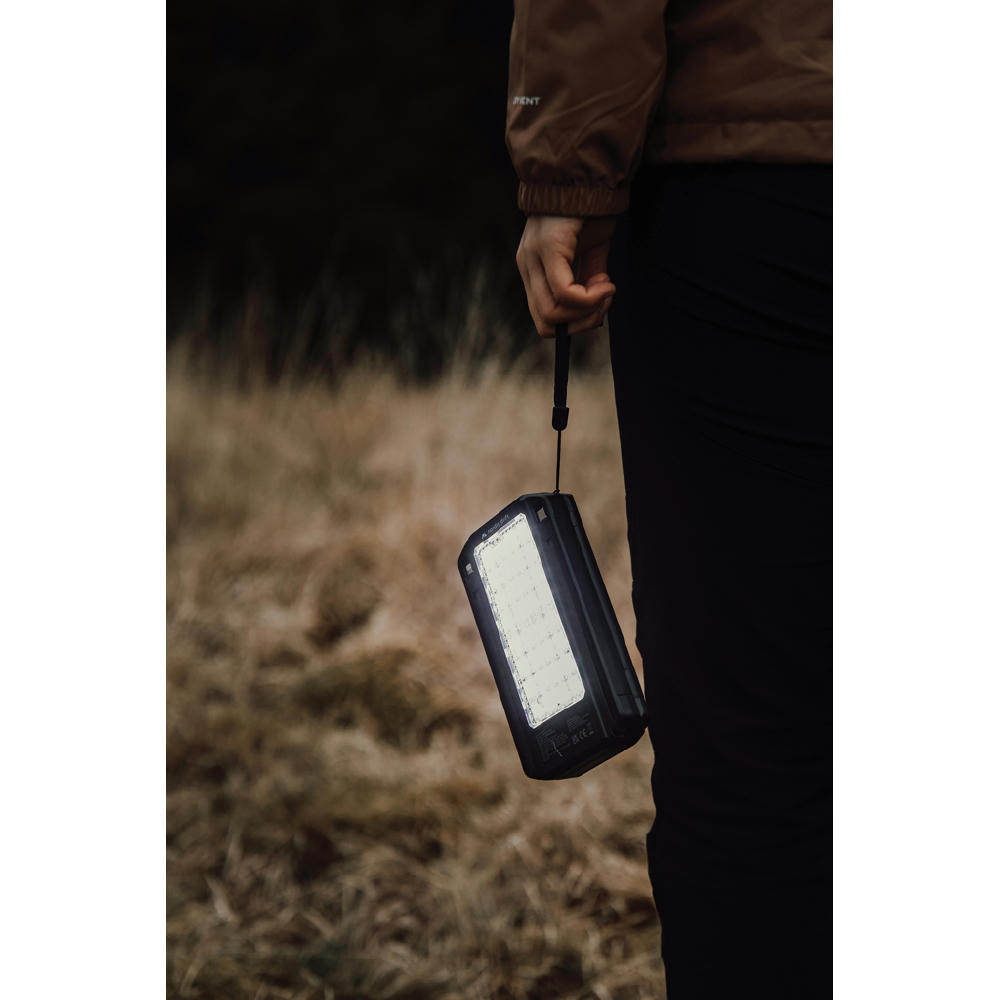 Nordic Drift Titan 10.000mAh Solar Powerbank with 3 Panels Werbeartikel