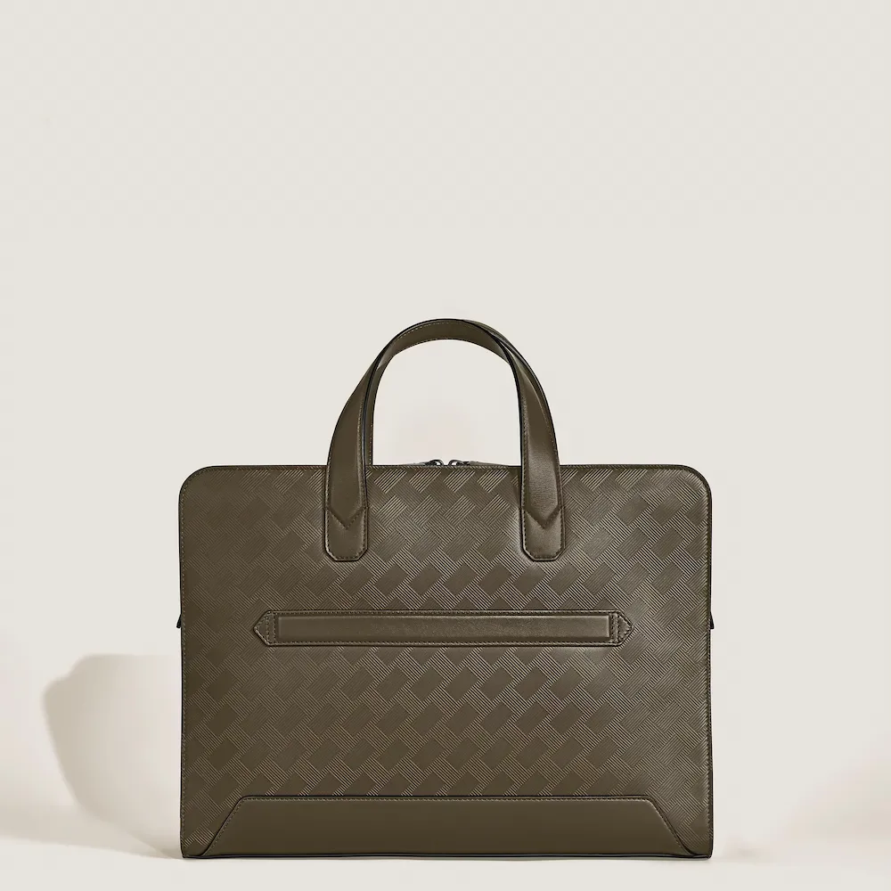 Montblanc Flache Schreibmappe aus Extreme Leder Rückansicht, minimalistisches Design mit hochwertiger Verarbeitung, exklusive Schreibmappe für anspruchsvolle Geschäftsleute.