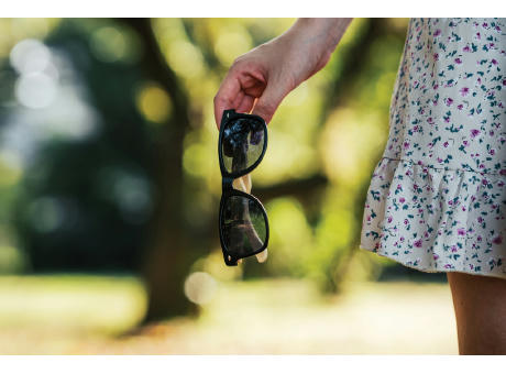 Sonnenbrille aus Bambus und RCS recyceltem Kunststoff bedrucken