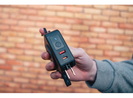 Urban Vitamin Saratoga 5-in-1 universal Charger Werbeartikel