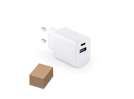 WEGENER. Ladegerät mit USB-A Anschluss 18W und USB-C 20W in Recyceltes ABS (100% rABS) Werbeartikel