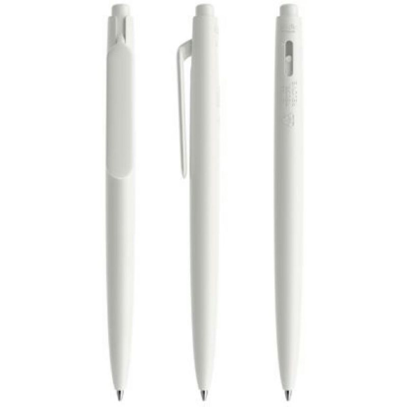 White M02
